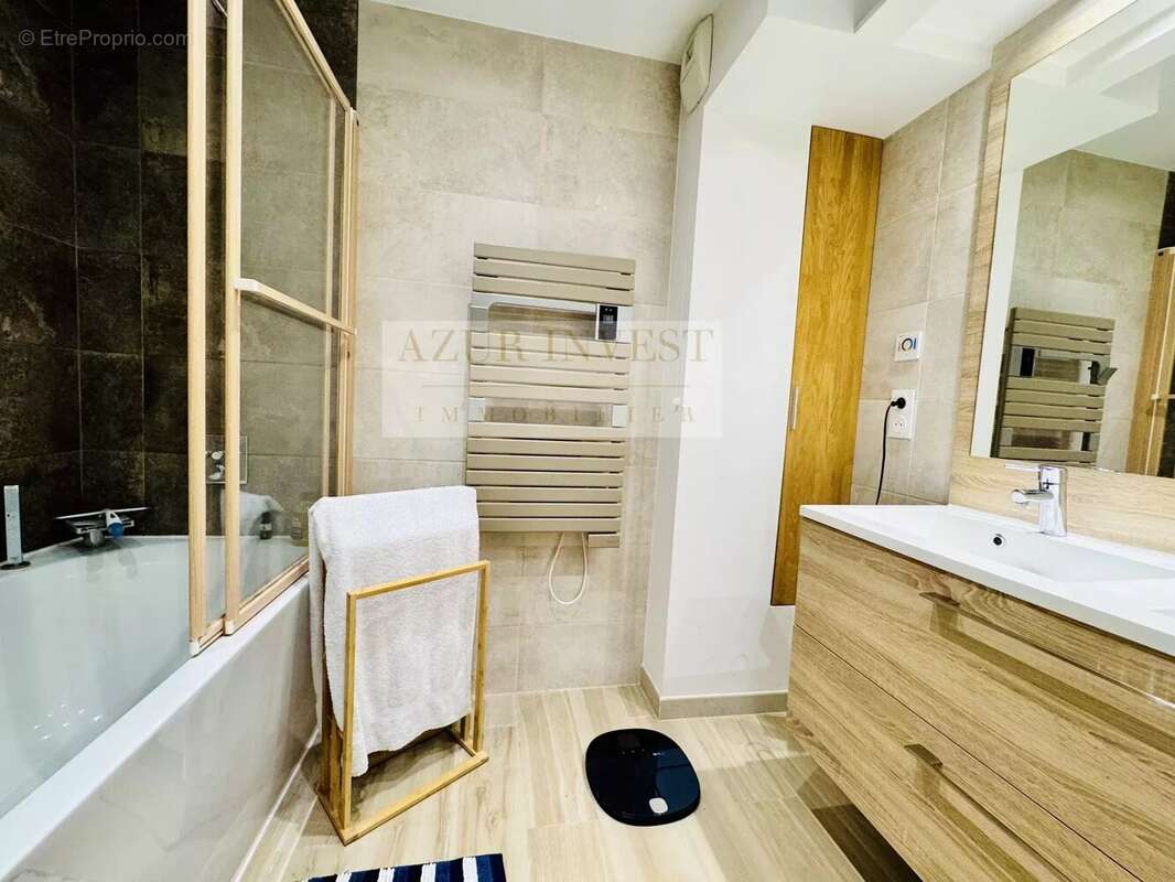 Appartement à ROQUEBRUNE-CAP-MARTIN