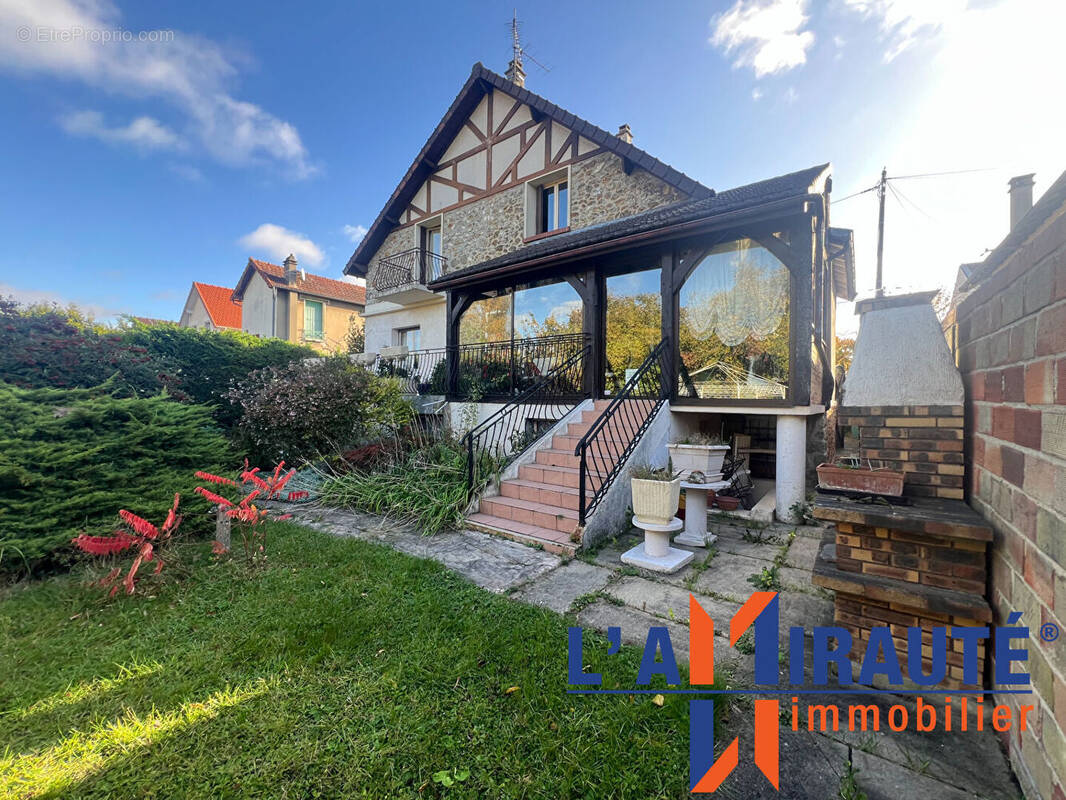 Maison à SARTROUVILLE