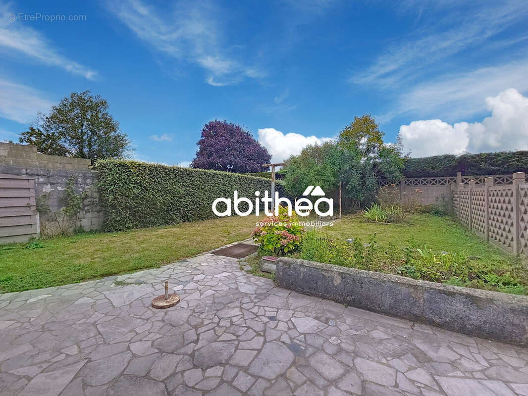 Maison à COURRIERES