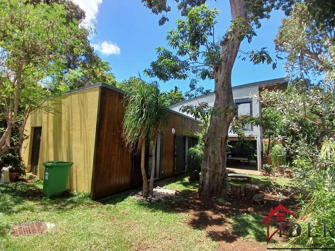 A vendre Charmante villa F4/5 de 133 m2 sur terrain arboré d - photo 4