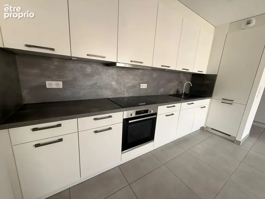 F3 lumineux avec balcon, cave et garage   62,56 m2 à Saint-Louis - photo 3