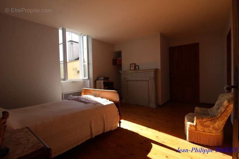 Maison à vendre 6 pièces, 200m². BENEJACQ (64) - photo 9