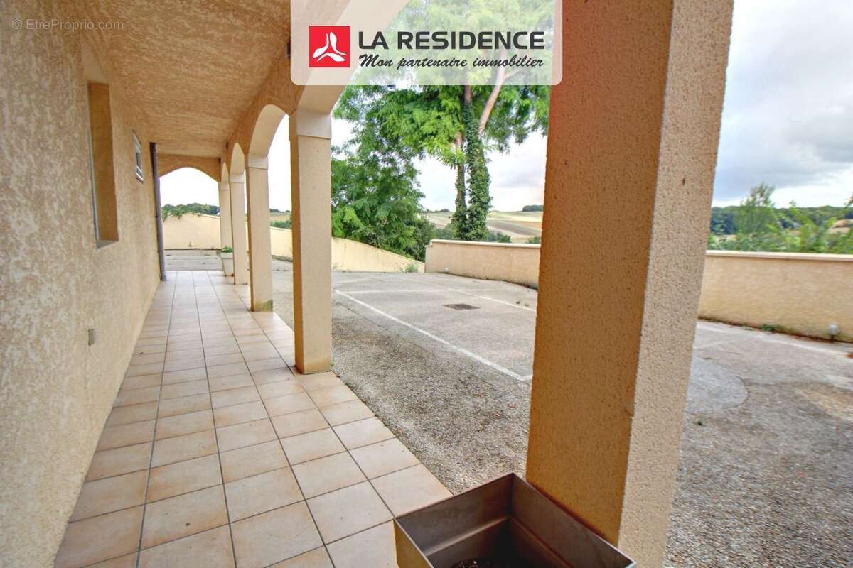 Appartement à JOUY-MAUVOISIN