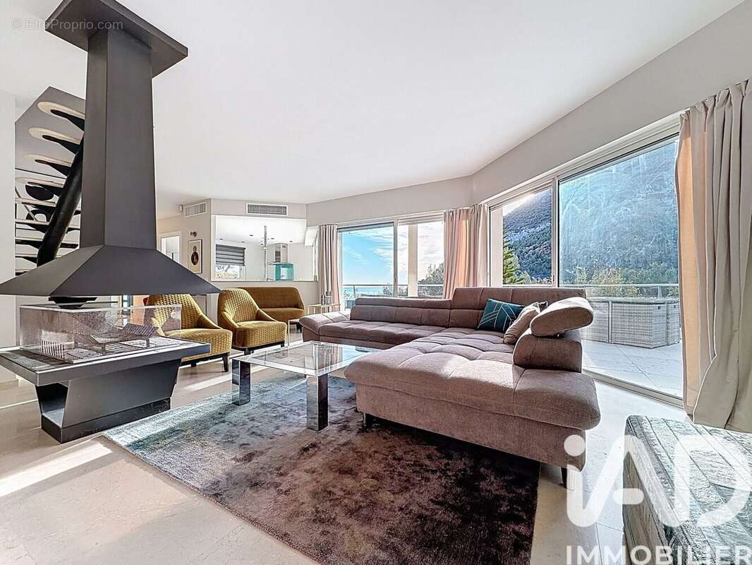 Maison 147 m² à Roquebrune-Cap-Martin  - photo 2
