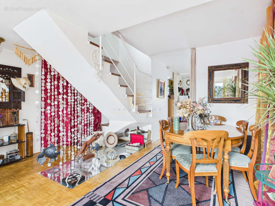 Appartement à PARIS-15E