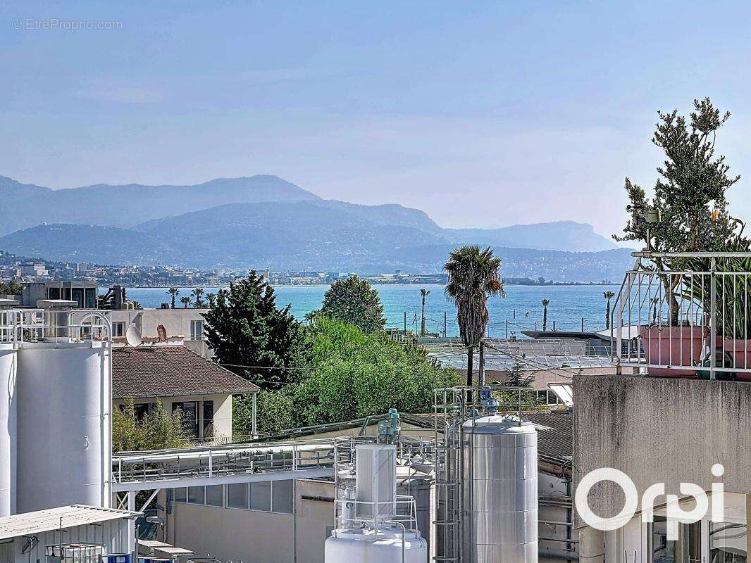 Appartement à VILLENEUVE-LOUBET