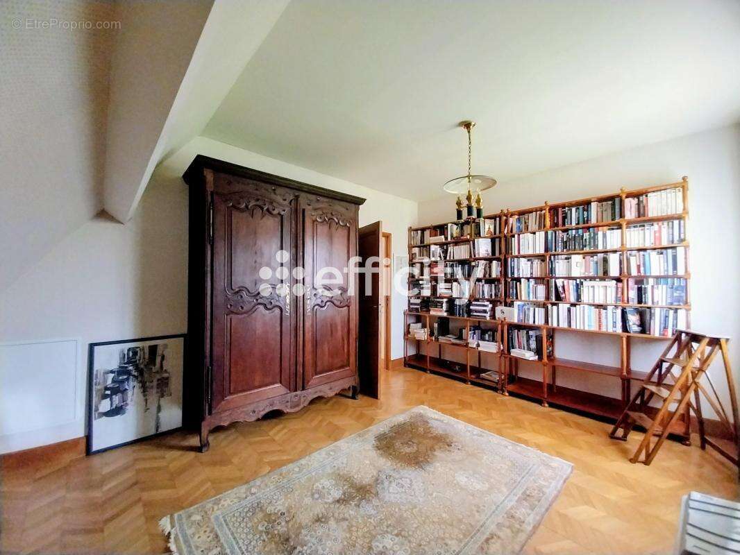 Maison à BERCHERES-SAINT-GERMAIN