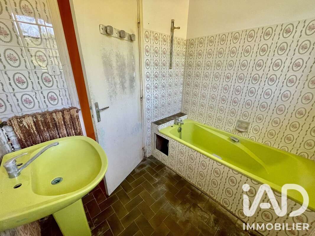 Maison 113 m² à Gouarec  - photo 7