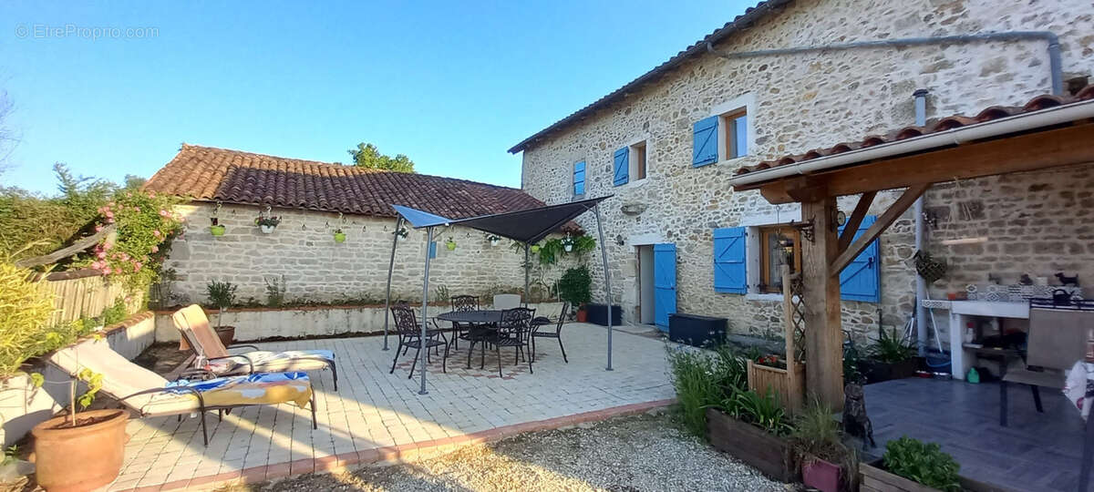 Maison à CELLEFROUIN