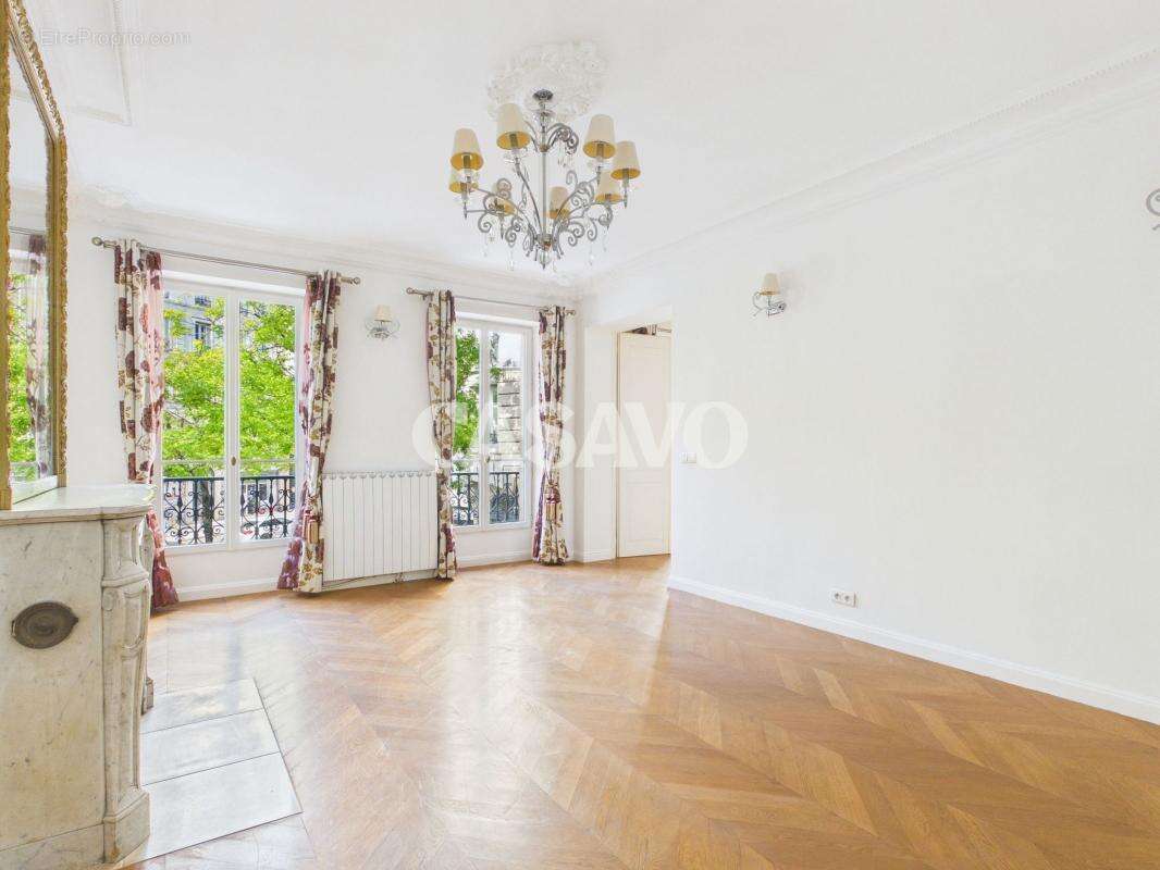 Appartement à PARIS-10E
