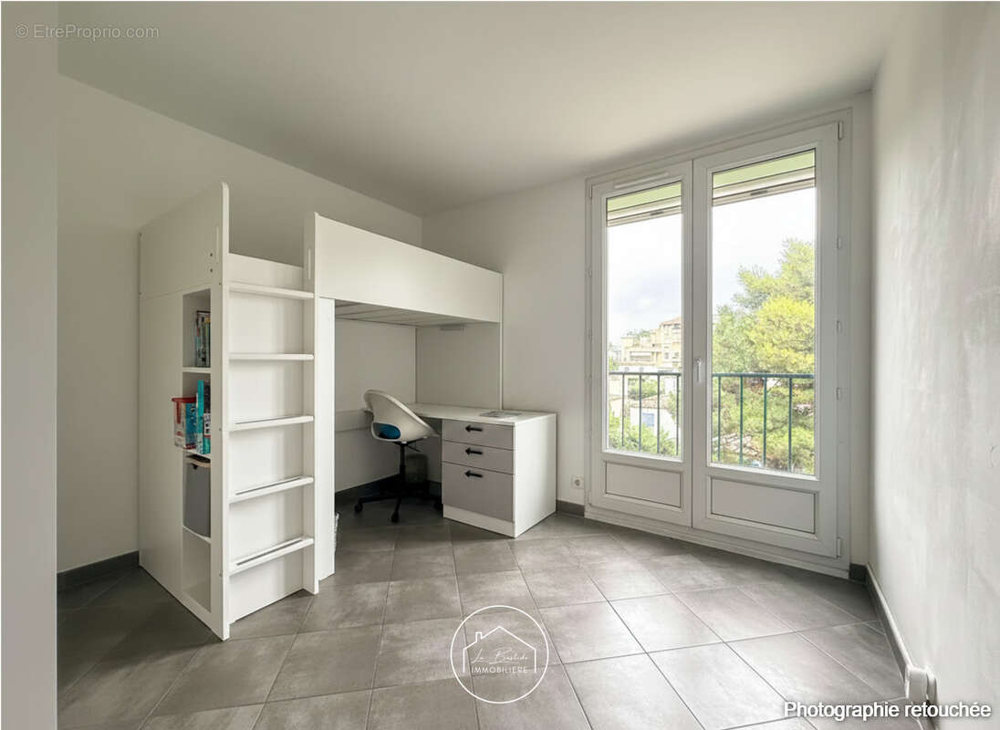 Saint Tronc - 4 pièces traversant de 90 m2, balcon, cave et parking - photo 7