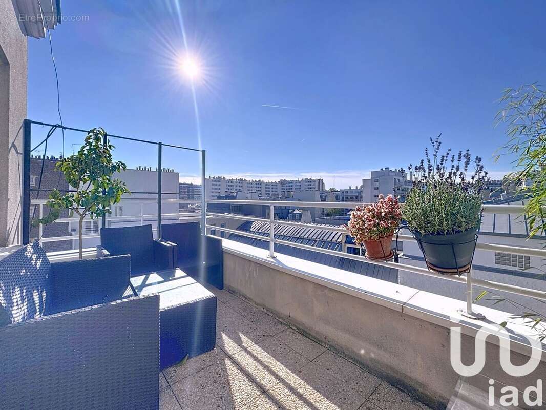 Photo 2 - Appartement à PARIS-18E
