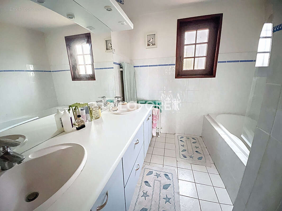 Maison à SAINT-JEAN-SUR-VEYLE