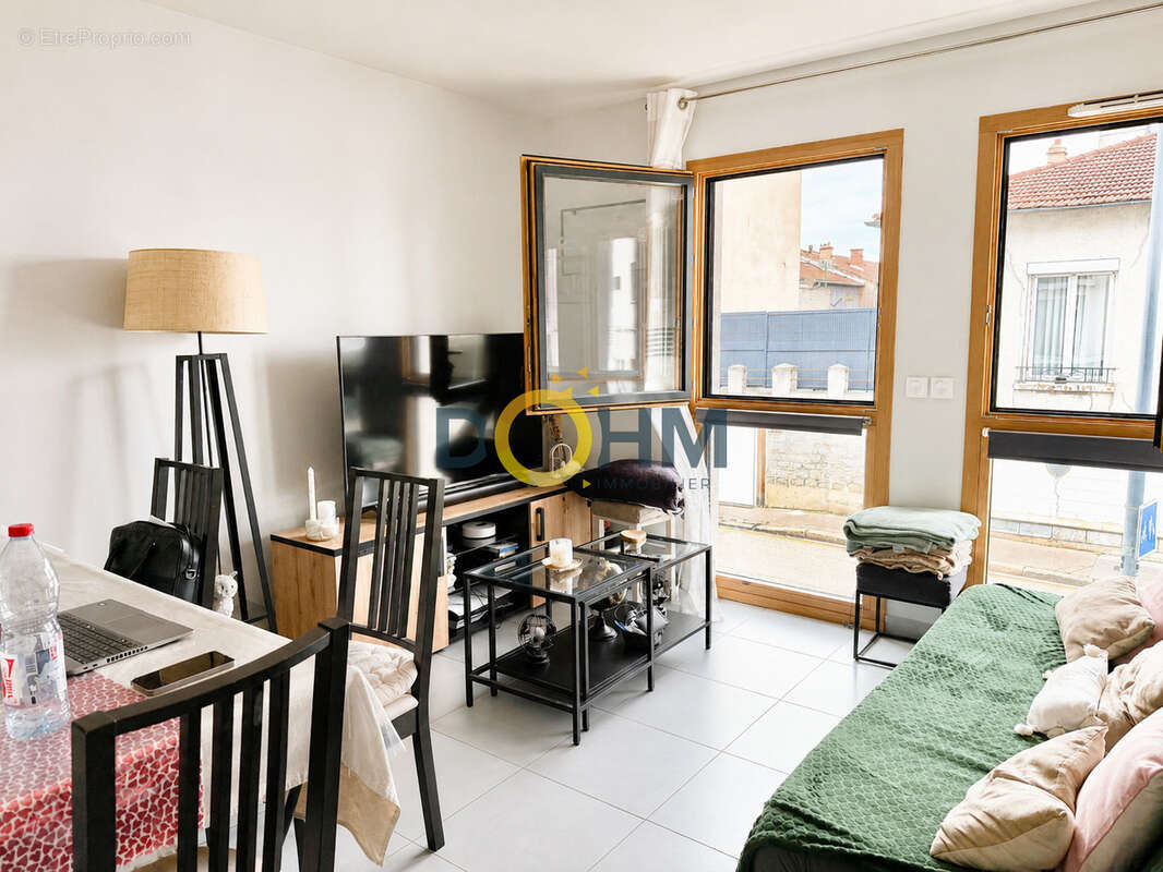 Appartement à SAINT-ETIENNE