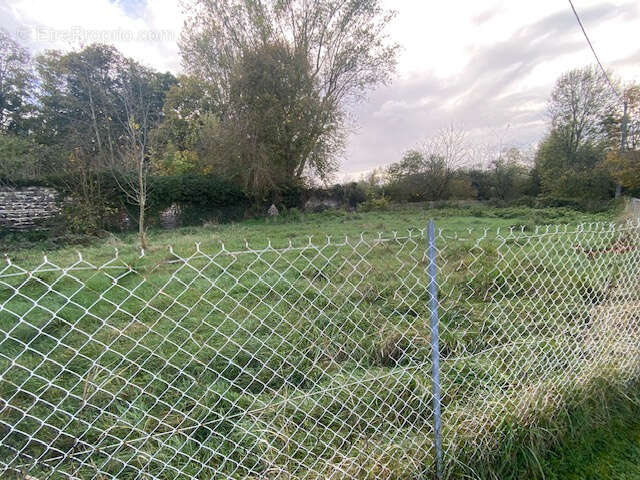 Terrain à ENTRAIGUES