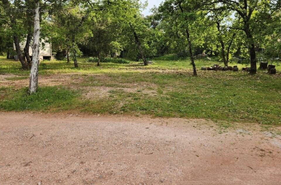 Terrain à LE CANNET-DES-MAURES