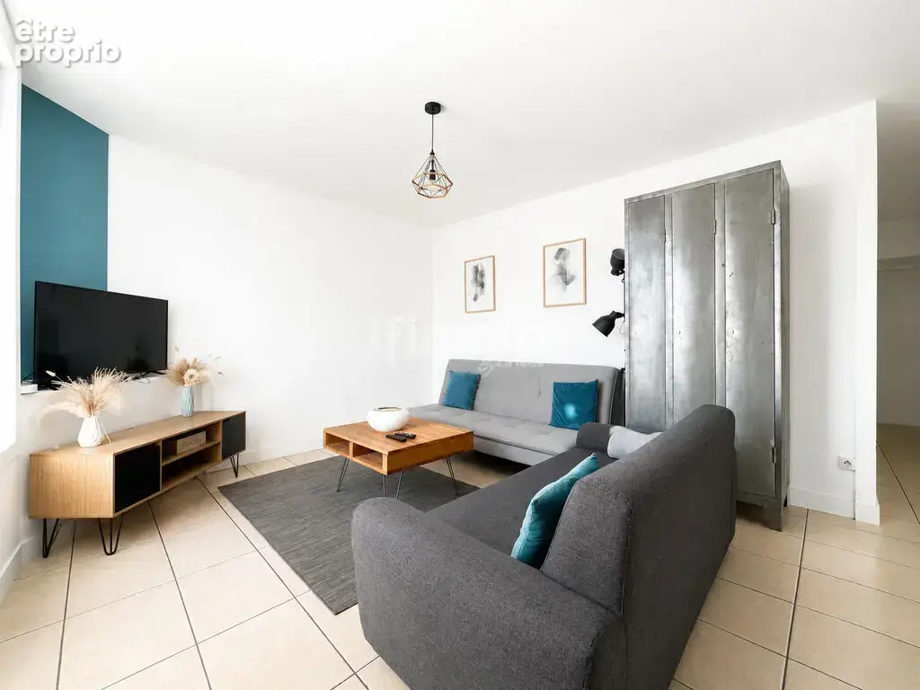 Appartement rez de chaussée 67m² 2 places de parking jardin 248m - photo 4