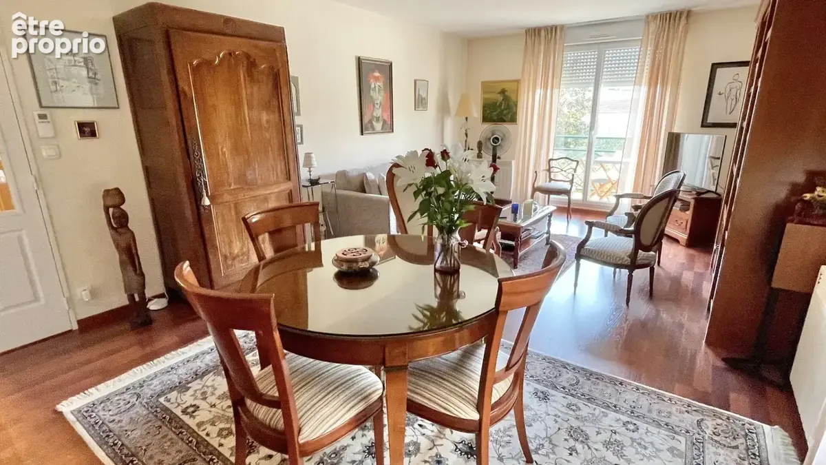 Appartement à SAINT-CYR-SUR-LOIRE