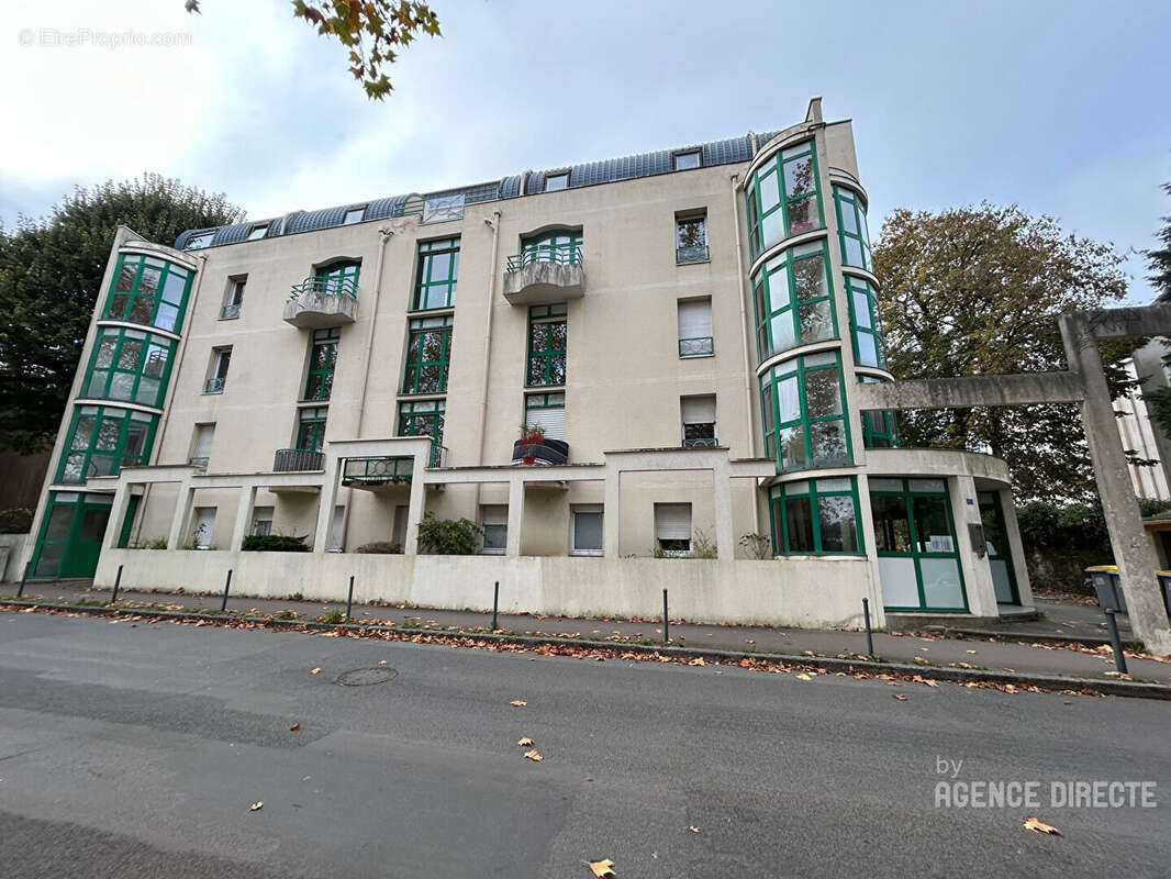 Appartement T2 34 m² - Quai de la Jonelière Nantes, exposé sud, parking en enfilade - photo 6