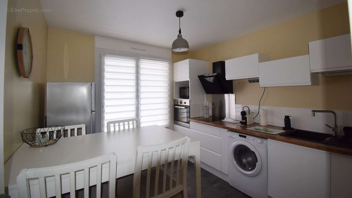 Vente Appartement T2 proche gare à VICHY avec balcons et garage - photo 4