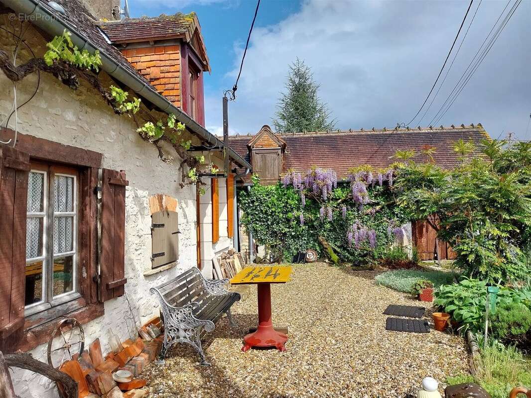 Maison à MEZIERES-EN-BRENNE