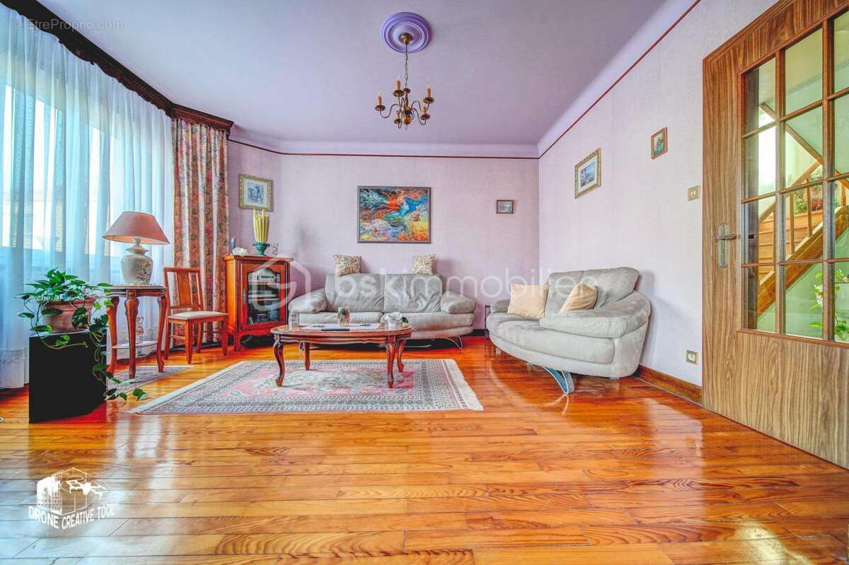 Maison de ville F5 de caractère – 113 m² – Sous-sol complet – Garage 2 voitures - photo 7
