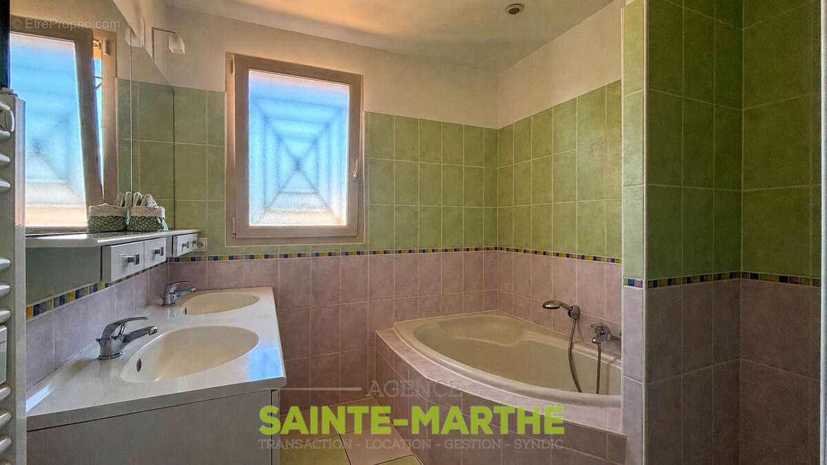 Aiffres. Magnifique pavillon 7 chambres. - photo 19