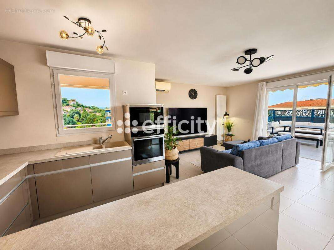 Appartement à MANDELIEU-LA-NAPOULE