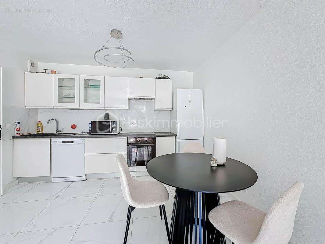 *** Magnifique Appartement T3 de 61m2 avec grande terrasse et garage à Montpellier Ovalie *** - photo 7