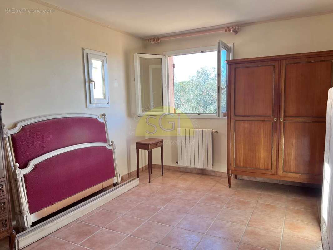 Maison à SAINT-GENIS-DES-FONTAINES