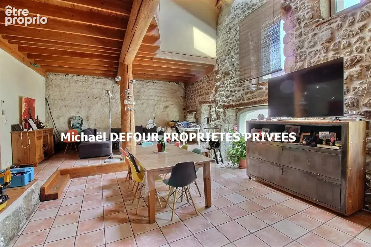 Bas-en-Basset 43210 Maison en pierre 177 m² 5 chambres - photo 3