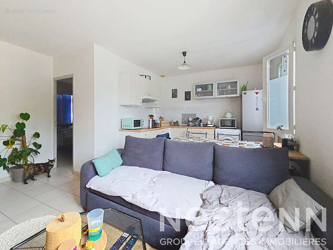 Mouriès, immeuble mixte de 240 m² avec deux logements et local commercial . - photo 13