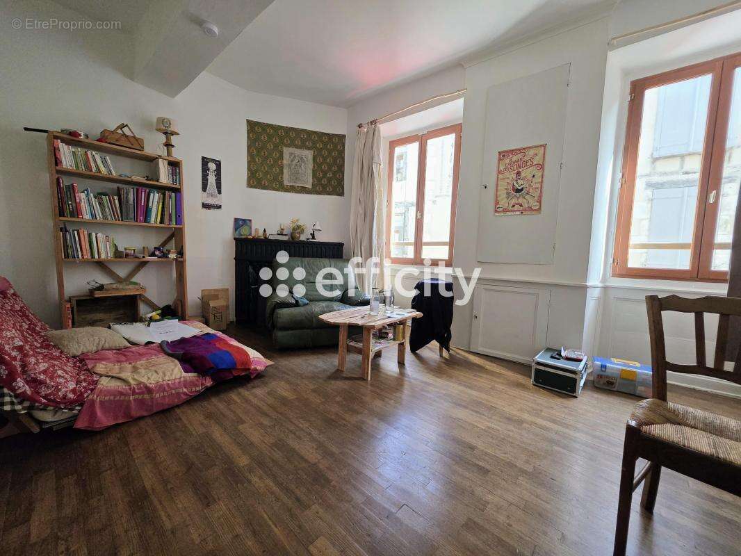 Appartement à NONTRON
