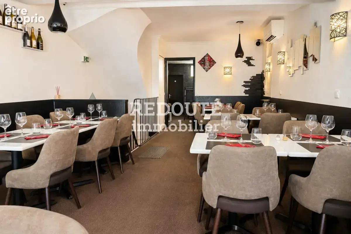 Restaurant de renom – Emplacement premium - centre-ville - photo 3
