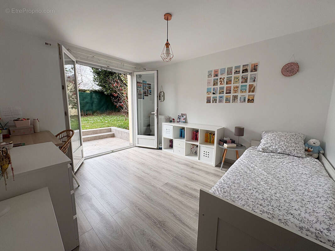 Maison à VERRIERES-LE-BUISSON