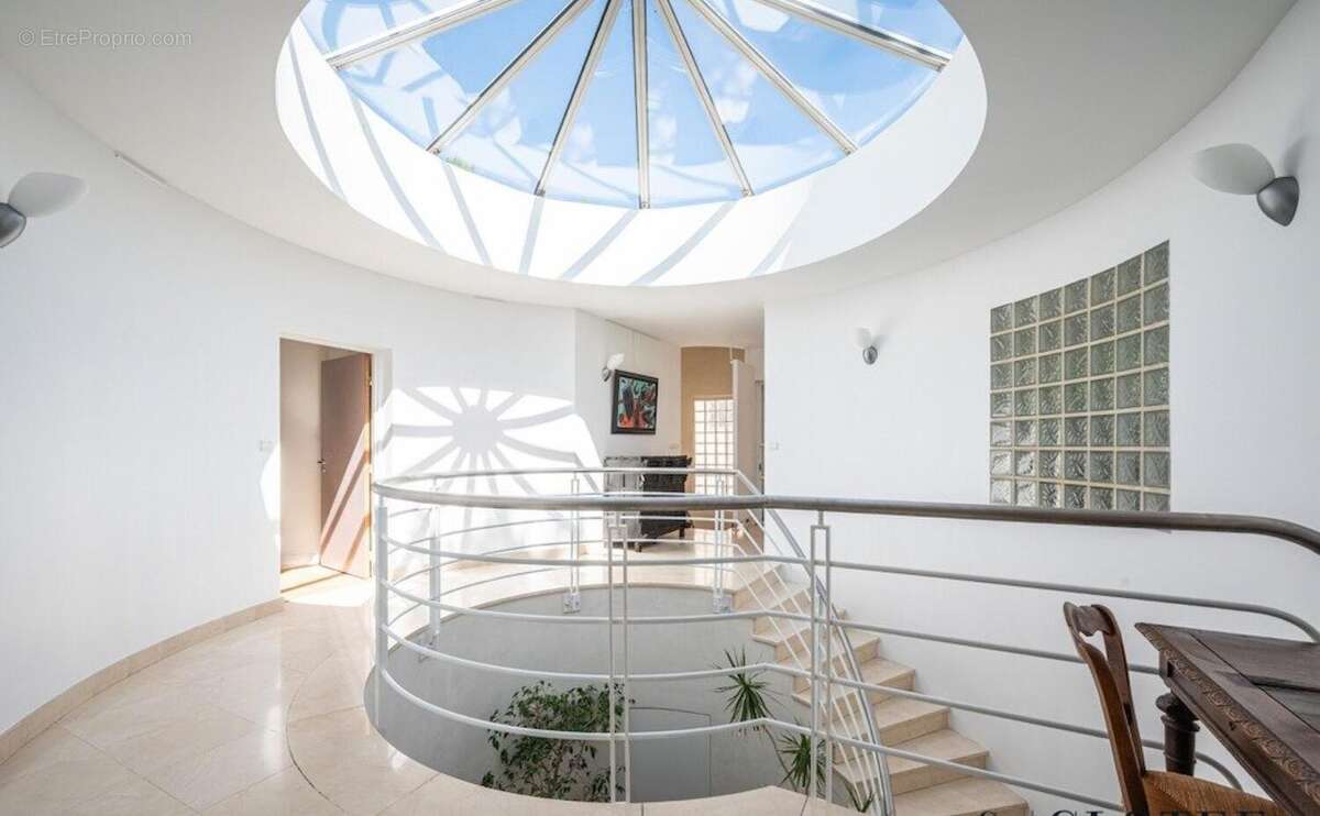 Photo 2 - Maison à MARGENCY