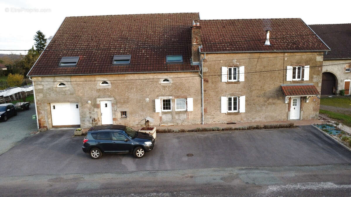 Maison à LA NEUVELLE-LES-LURE