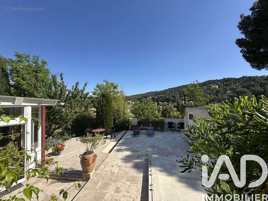 Photo 2 - Maison à VENTABREN