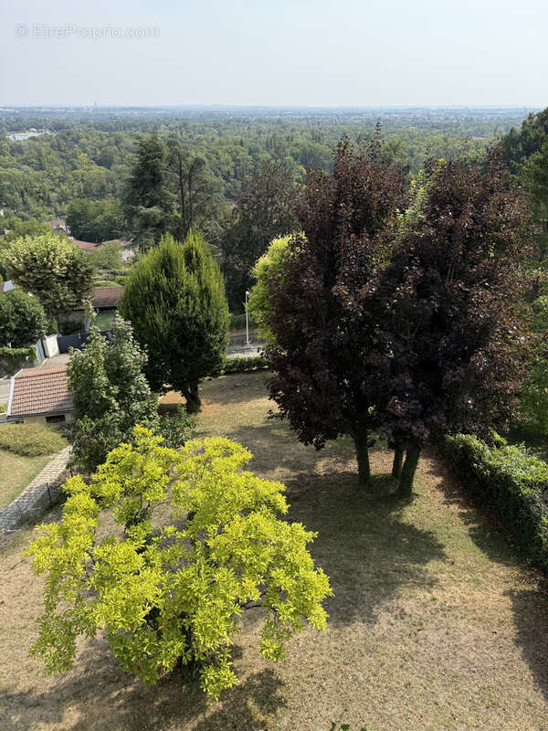 Maison à NEYRON
