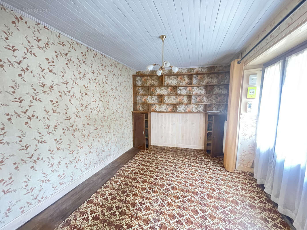 Maison à SAINT-PRIVAT