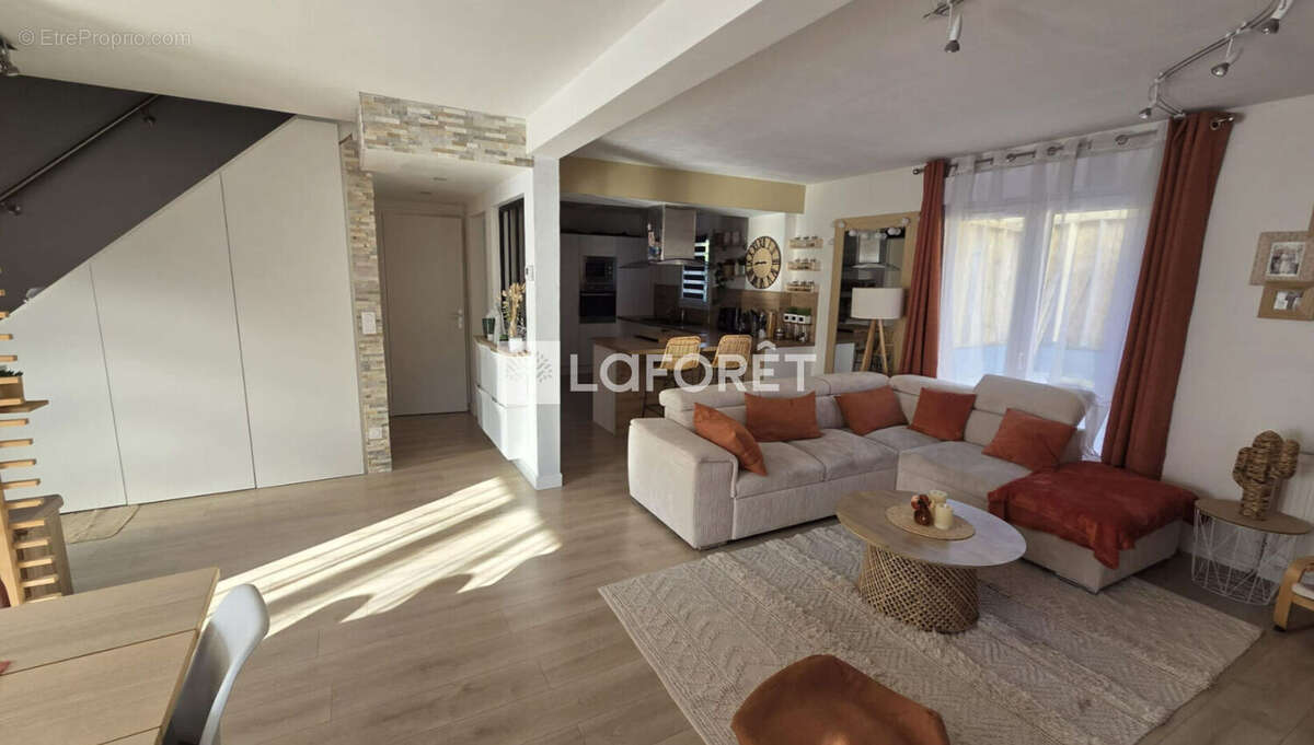 Maison à MONDEVILLE