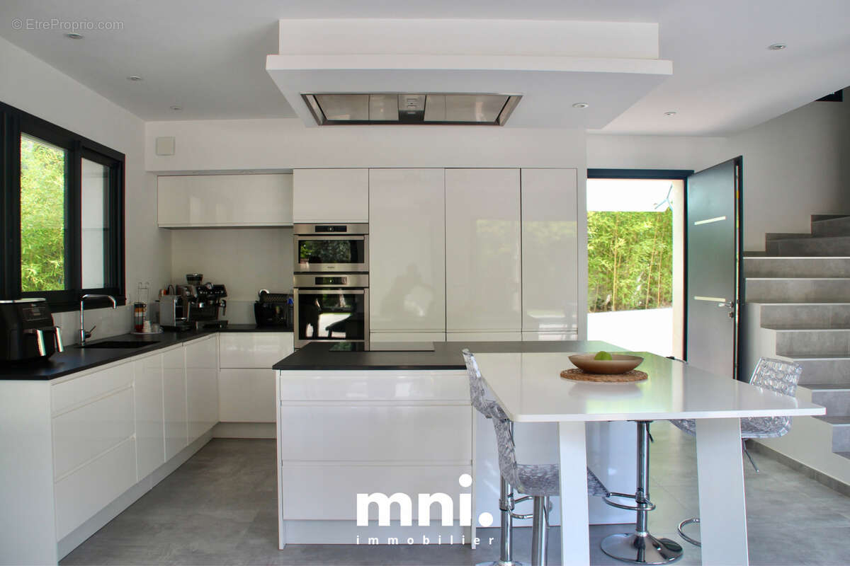 Maison à SIX-FOURS-LES-PLAGES