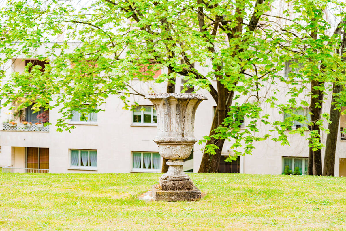 Appartement à LE MESNIL-LE-ROI
