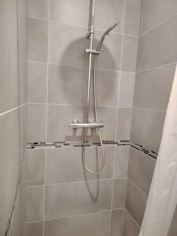 Maison Familiale de 137 m² avec sous-sol à 5 minutes de Chatellerault sur un Terrain de 1530 m² - photo 12