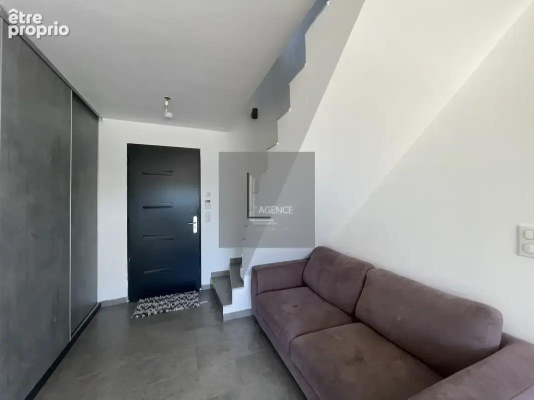 Maison R+1 T5/6 2013   900 m2 de terrain, piscine, suite parentale, garage   Trets - photo 5