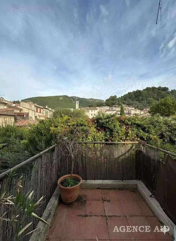 Appartement à CUGES-LES-PINS