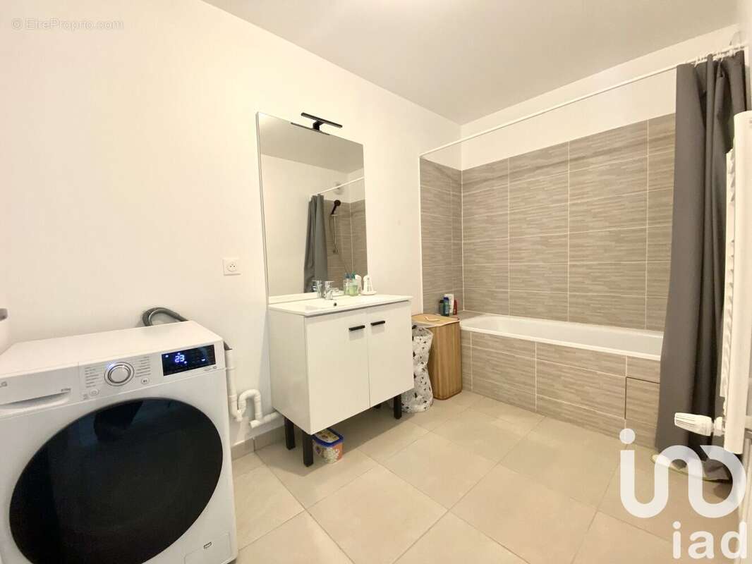 Photo 9 - Appartement à BUSSY-SAINT-GEORGES