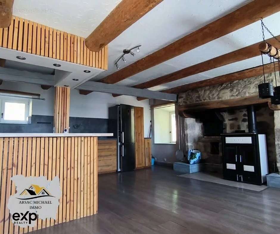 Maison à VERNET-LA-VARENNE