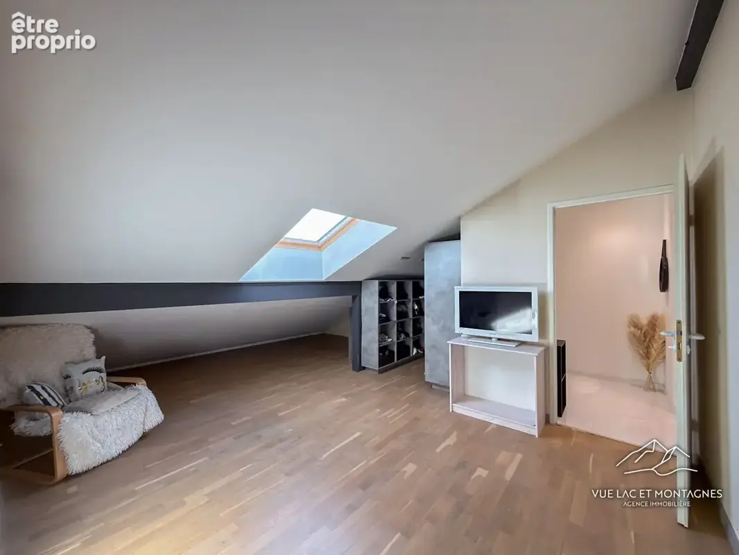 Duplex 94 m² Dernier étage avec ascenseur Centre-ville Douvaine - photo 6