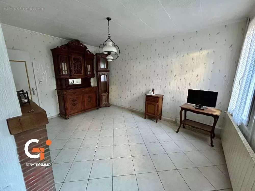 Maison à SAINT-ETIENNE-DU-ROUVRAY